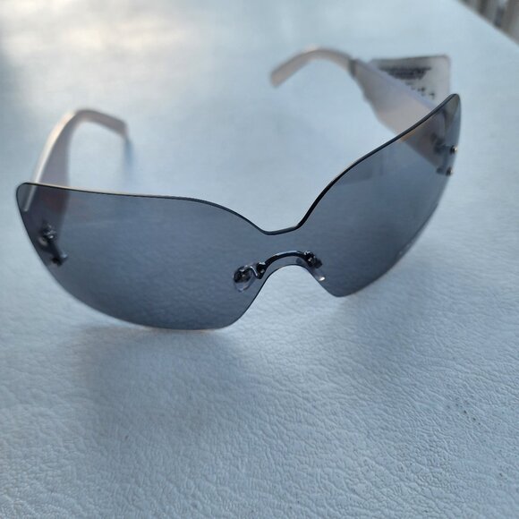 NWT Laundy by Shelli Segal Women\'s Sunglasses